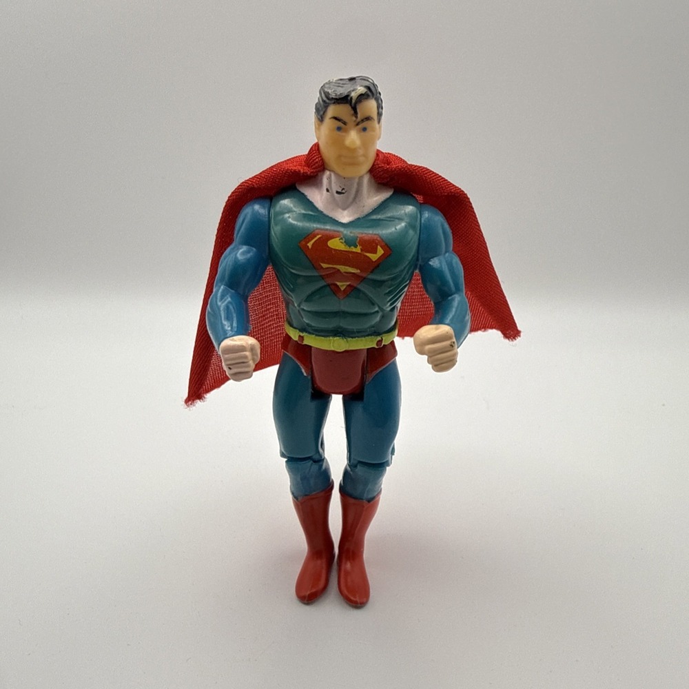 Superman Action Figure Vintage 1989 DC Comics Kenner With Cape
